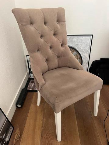 Eetkamerstoelen beschikbaar voor biedingen