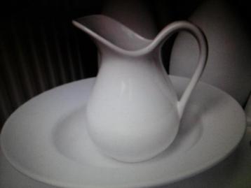 lampetstel brocantevintage retro  kan en wasschaal B&B beschikbaar voor biedingen