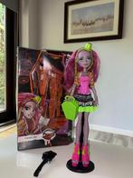 Monster High Marisol Coxi met doos en standaard, Ophalen of Verzenden, Gebruikt, Overige typen