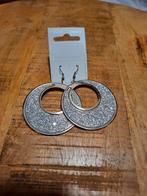 Oorbellen bling bling zilverkleur rond 6 cm MKM, Overige materialen, Hangers, Ophalen of Verzenden, Zo goed als nieuw
