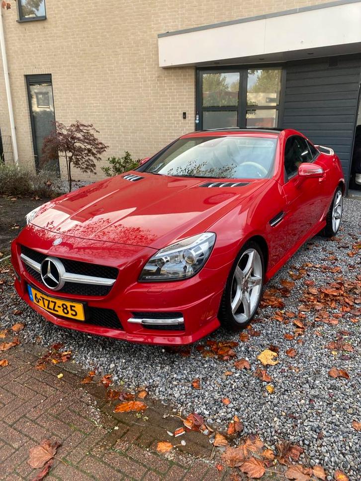 Mercedes-Benz Slk200 Kompr Roadster 61435 km  AUT 2012 Rood, Auto's, Mercedes-Benz, Particulier, SLK, ABS, Adaptieve lichten, Adaptive Cruise Control