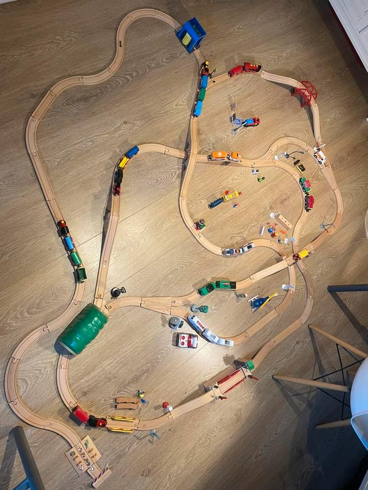 Houten treinbaan, Kinderen en Baby's, Speelgoed | Houten speelgoed, Gebruikt, Ophalen of Verzenden