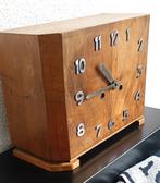 Art Deco tafelklok-schouwpendule in Amsterdamse school stijl, Antiek en Kunst, Antiek | Klokken, Ophalen of Verzenden