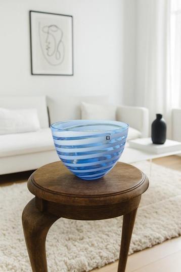 Design schaal – Ø 22,5 cm, hoogte 17,5 cm beschikbaar voor biedingen