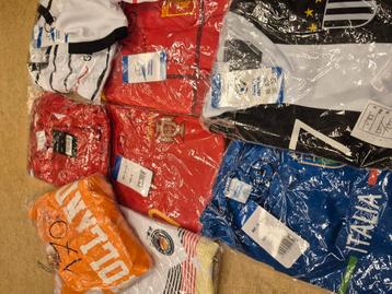 Leuke voetbalpakjes partij  beschikbaar voor biedingen