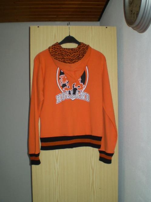 Oranje trainingsvest met 'Holland' en de leeuw.   Maat m., Sport en Fitness, Voetbal, Zo goed als nieuw, Trainingspak, Maat M