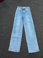 Nieuwe spijkerbroek met gouden knopen maat 36 stretch, Ophalen of Verzenden, Nieuw, Blauw, W28 - W29 (confectie 36)