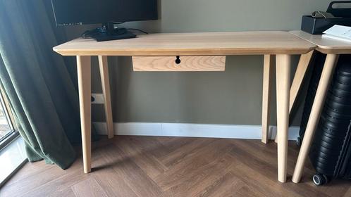 IKEA LISABO Bureau 2 stuks, Huis en Inrichting, Bureaus, Zo goed als nieuw, Ophalen
