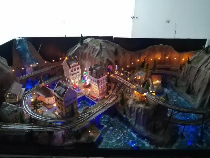 Kerst treinbaan kerstdorp, Hobby en Vrije tijd, Modeltreinen | N-Spoor, Zo goed als nieuw, Overige typen, Gelijkstroom of Wisselstroom