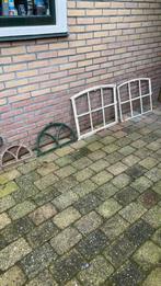 Vier gietijzeren stalramen  antiek, Ophalen