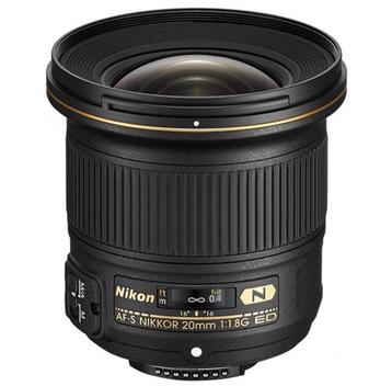 Nikon Groothoeklens. Groot maximaal diafragma van f/1.8 beschikbaar voor biedingen