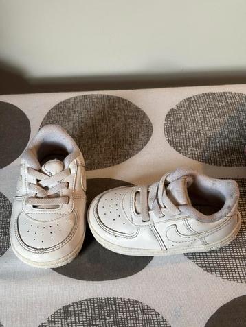 Baby Sneakers Maat 19.5 beschikbaar voor biedingen