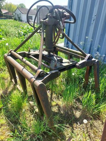 Hydraulische stenenklem met rotator beschikbaar voor biedingen