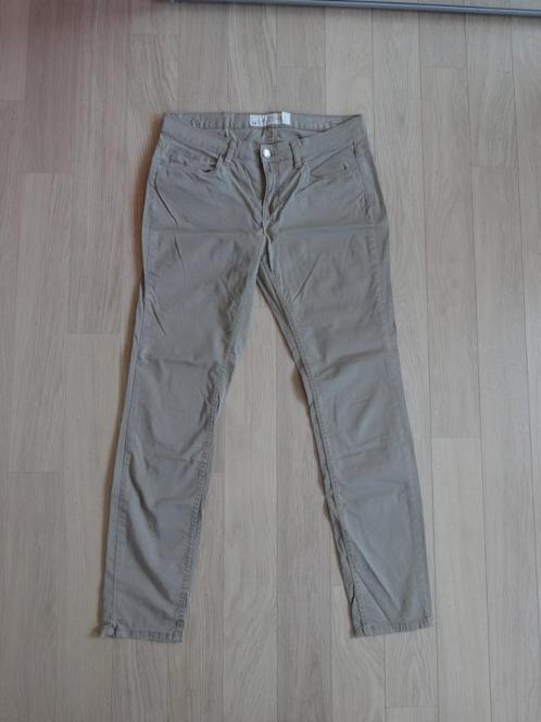 Chino broek H&M mt 42, Kleding | Dames, Broeken en Pantalons, Zo goed als nieuw, Maat 42/44 (L), Beige, Lang, Ophalen of Verzenden