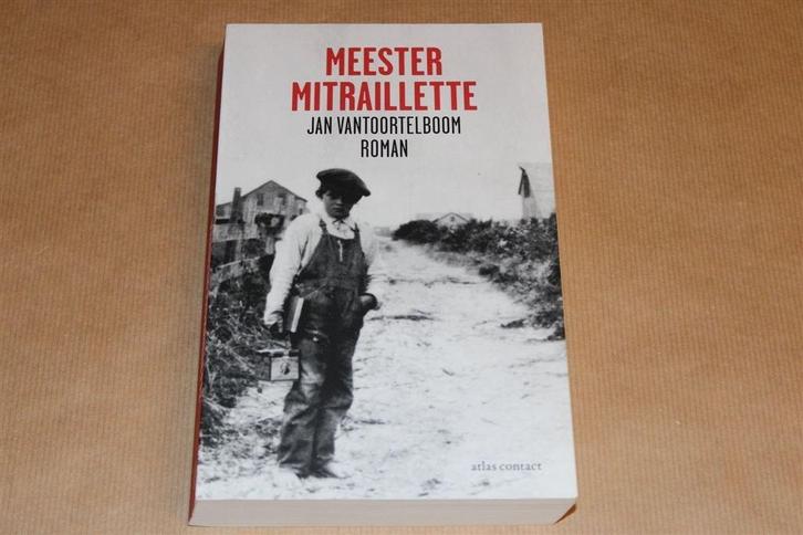 Meester Mitraillette — Vantoortelboom — DWDD Boek Maand, Boeken, Literatuur, Gelezen, Ophalen of Verzenden