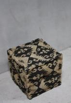 Unieke Oosterse Kelim Poef Stoere Vierkante Kruk Boho Stoel, Huis en Inrichting, Banken | Voetenbanken en Poefen, Minder dan 50 cm