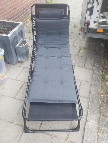 Ligstoel voor in de tuin beschikbaar voor biedingen