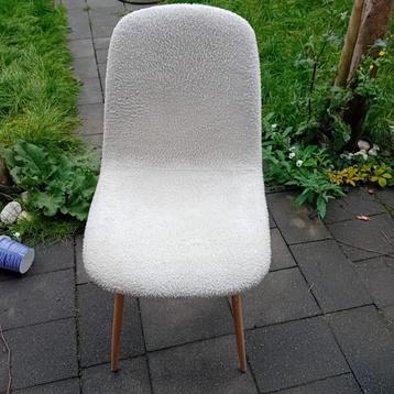 4  mooie teddy stoelen/ creme beschikbaar voor biedingen