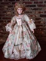 Prachtige vintage pop met barok kleding, Ophalen, Zo goed als nieuw, Pop