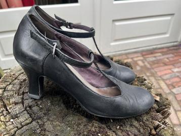 prachtige klassieke schoenen beschikbaar voor biedingen