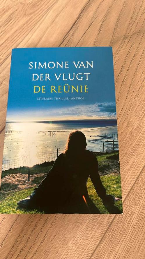 Simone van der Vlugt - De reünie, Boeken, Thrillers, Zo goed als nieuw, Nederland, Ophalen of Verzenden