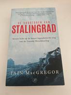 De Vuurtorens van Stalingrad - Iain MacGregor, Ophalen of Verzenden, Zo goed als nieuw