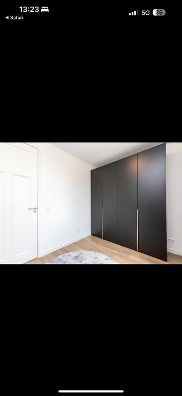 Kast beschikbaar voor biedingen