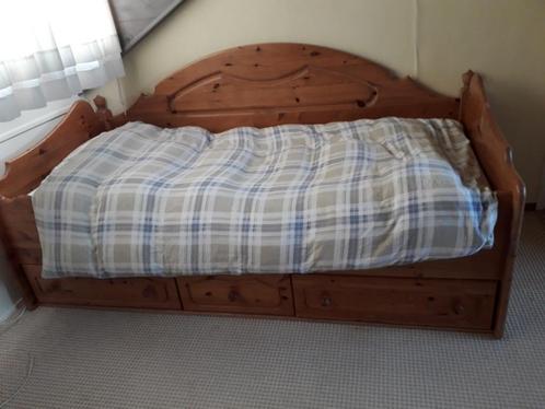 Massief grenen Kajuitbed met lattenbodem, Huis en Inrichting, Slaapkamer | Bedden, Gebruikt, Eenpersoons, 90 cm, 200 cm, Hout
