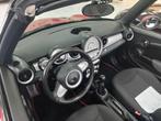 Mini Cabrio 1.6  r57 120pk 2009 Rood, Auto's, Stof, 4 cilinders, Cabriolet, 4 stoelen