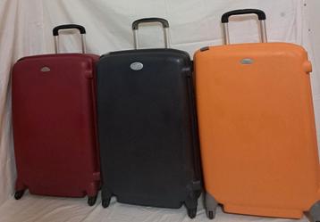 Samsonite  koffer 4 wielen 80 cm cijferslot
Deze koffers  beschikbaar voor biedingen