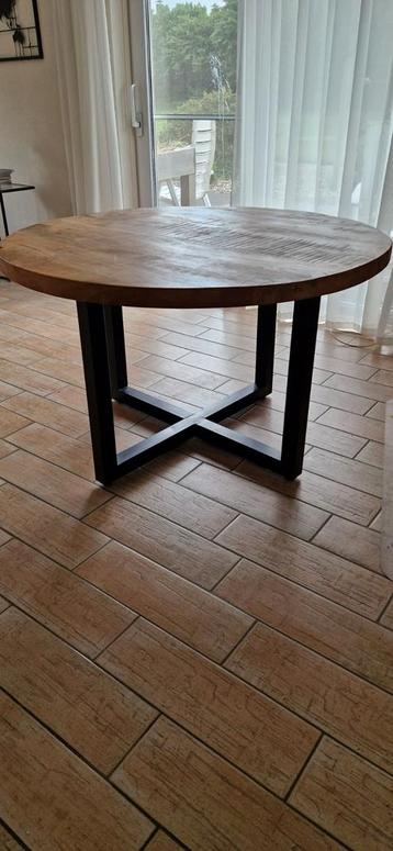 Mangohout eettafel 130cm beschikbaar voor biedingen