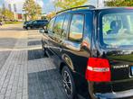 Volkswagen Touran 1.6 85KW 2006 Zwart, Auto's, 74 €/maand, 4 cilinders, Zwart, Origineel Nederlands