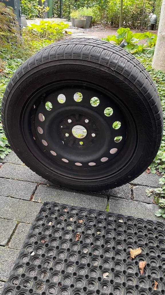 Winterwielen 4 stuks toyota corolla verso 2008, Auto diversen, Overige Auto diversen, Ophalen