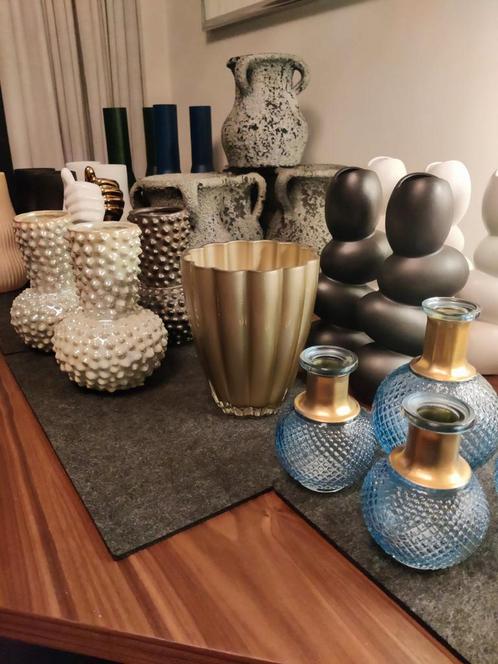 Partij (57 stuks) nieuwe vazen te koop., Huis en Inrichting, Woonaccessoires | Dienbladen, Nieuw, Overige materialen, Ophalen