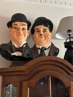 Laurel&Hardy  Dikke en de dunne op een bankje en beeld, Ophalen