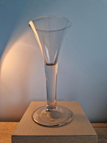 Antiek 18e eeuws Kelkglas