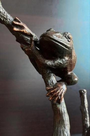 Brons beeld Rain Before Morning (Tree Frogs), bronzen beeld beschikbaar voor biedingen