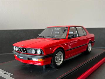 1:18 BMW M5 E28 1986 1:18 AB Models rood beschikbaar voor biedingen