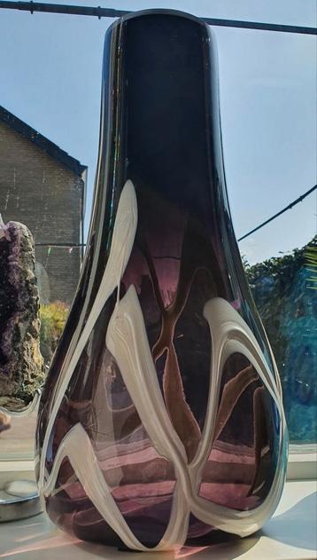 Vaas erg groot mondgeblazen design glaskunst door kunstenaar beschikbaar voor biedingen