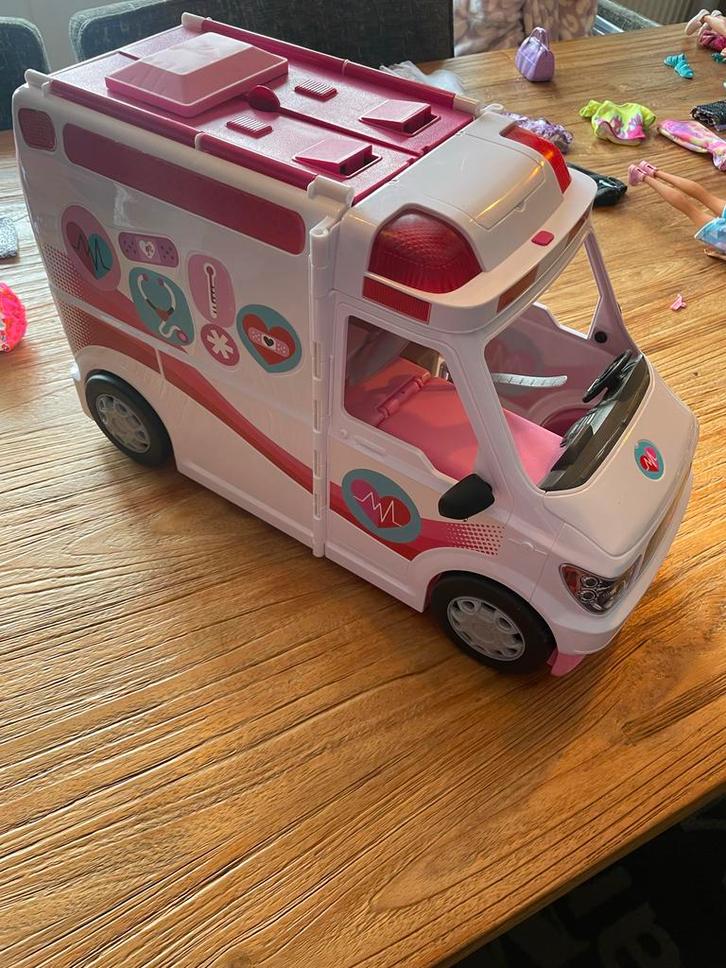 Barbie Ambulance - Speelgoedvoertuig, Kinderen en Baby's, Speelgoed | Speelgoedvoertuigen, Zo goed als nieuw, Ophalen of Verzenden