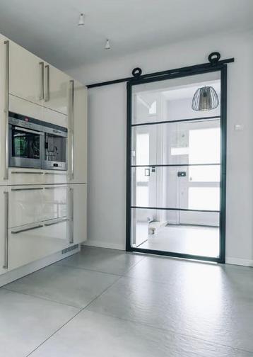 Stalen schuifdeur zwart beschikbaar voor biedingen