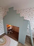 Complete meisjesslaapkamer trapgevel bed, Ophalen, Zo goed als nieuw, Eenpersoons