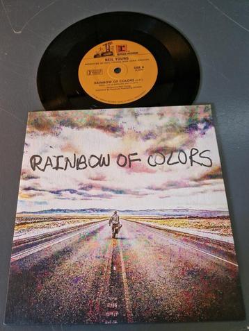 Neil Young - Rainbow of Colors/Truth Kills - 7" beschikbaar voor biedingen