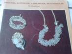 Broches, kettingen, armbanden en oorbellen - HO MING WONG, Verzenden