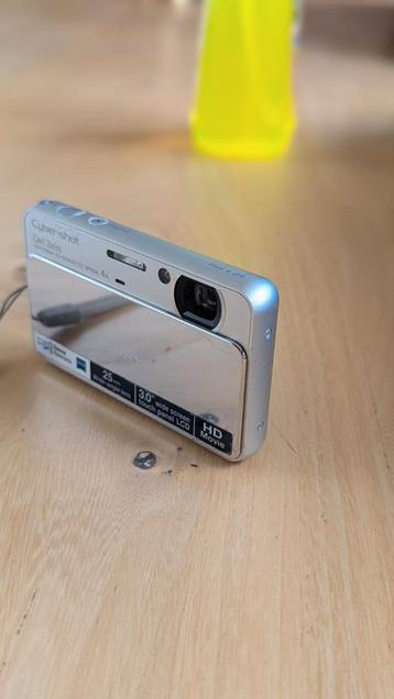 Sony dsc-t110 design compact camera touchscreen 16mp beschikbaar voor biedingen