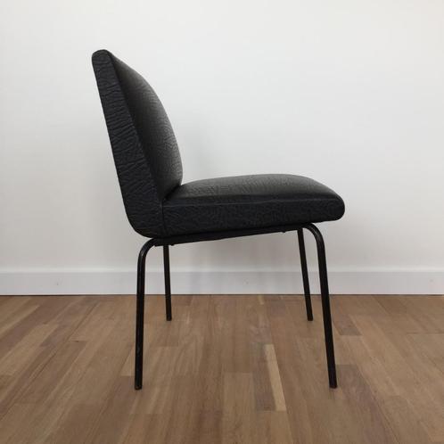 2 vintage jaren 60 Meurop stoelen door Pierre Guariche, Huis en Inrichting, Stoelen, Gebruikt, Twee, Kunststof, Metaal, Zwart