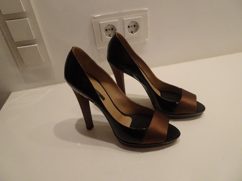 DIEGO DOLCINI zwarte lakleren pumps, Kleding | Dames, Schoenen, Pumps, Zwart, Nieuw, Ophalen of Verzenden