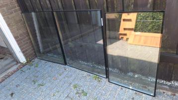 Kleinste raam ramen ruiten  97x60x2.5cm beschikbaar voor biedingen