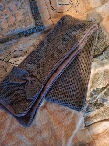 2 Kinder Sjaals beschikbaar voor biedingen