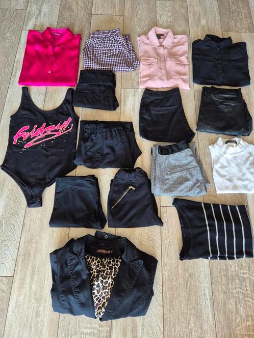 15 stuks dameskleding. Maat XS. Blouses body broeken enz, Kleding | Dames, Dames-kledingpakketten, Gedragen, Maat 34 (XS) of kleiner
